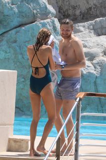 Anja Rubik feet photo thumbnail