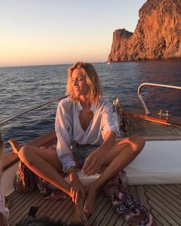 Anja Rubik feet photo thumbnail