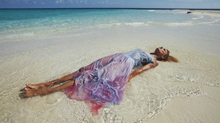 Anja Rubik feet photo thumbnail