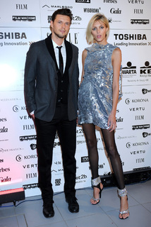 Anja Rubik feet photo thumbnail