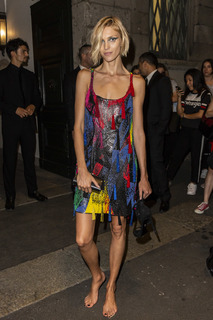 Anja Rubik feet photo thumbnail