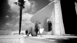 Anja Rubik feet photo thumbnail