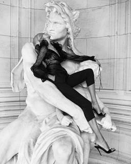 Anja Rubik feet photo thumbnail