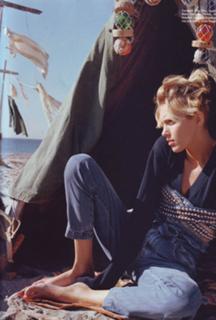 Anja Rubik feet photo thumbnail