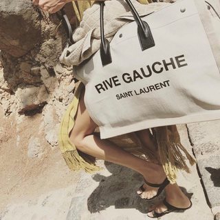 Anja Rubik feet photo thumbnail