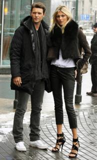 Anja Rubik feet photo thumbnail