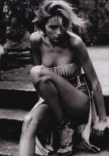 Anja Rubik feet photo thumbnail
