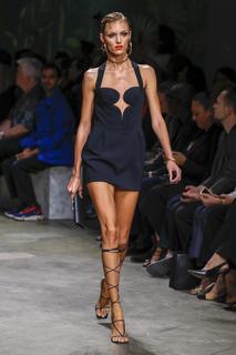 Anja Rubik feet photo thumbnail