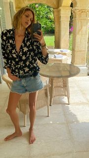 Anja Rubik feet photo thumbnail