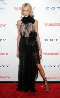 Anja Rubik feet photo thumbnail