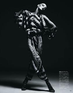 Anja Rubik feet photo thumbnail