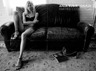 Anja Rubik feet photo thumbnail