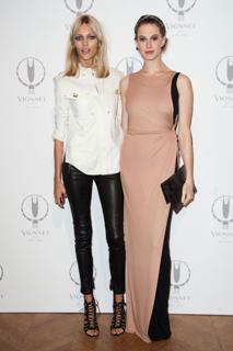 Anja Rubik feet photo thumbnail