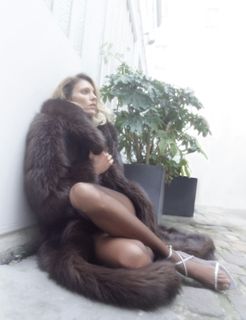 Anja Rubik feet photo thumbnail