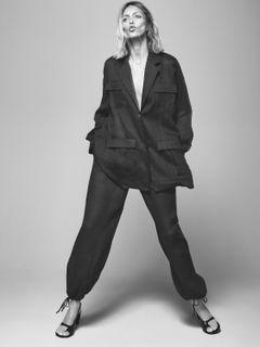 Anja Rubik feet photo thumbnail