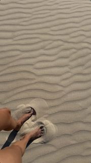 Anja Rubik feet photo 10