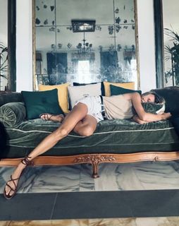 Anja Rubik feet photo 1