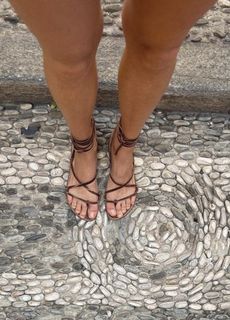 Anja Rubik feet photo 18