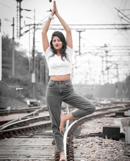 Anjali Arora feet photo 16