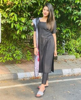 Anjali Arora feet photo 13
