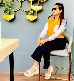Anjali Arora feet photo 10