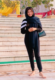 Anjali Arora feet photo 3
