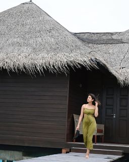 Anjali Arora feet photo 10