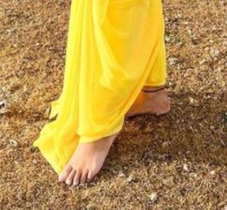 Anjali Arora feet photo 8