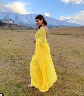 Anjali Arora feet photo 7