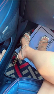 Anjali Arora feet photo 1