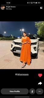 Anjali Arora feet photo 2