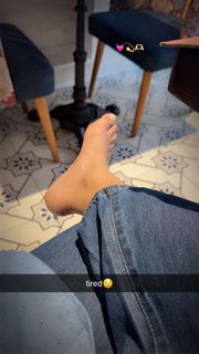 Anjali Arora feet photo 2
