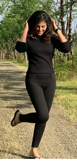 Anjali feet photo thumbnail