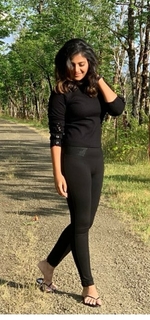 Anjali feet photo thumbnail