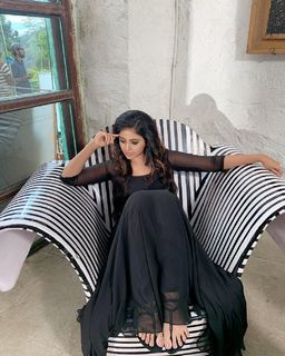 Anjali feet photo thumbnail