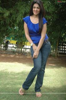 Anjana Sukhani feet photo 13