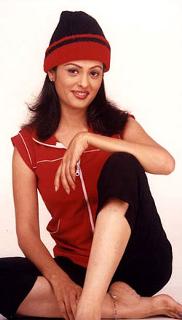 Anjana Sukhani feet photo 13