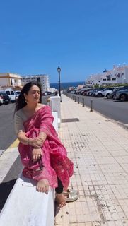 Anjana Sukhani feet photo 4