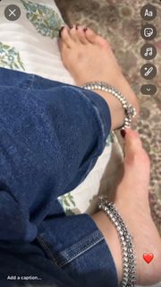 Anjana Sukhani feet photo 1