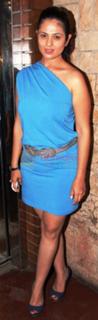 Anjana Sukhani feet photo 9