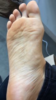 Anjelah Johnson-Reyes feet photo thumbnail