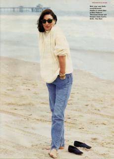 Anjelica Huston feet photo thumbnail
