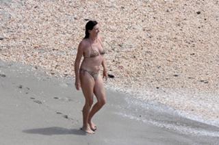 Anjelica Huston feet photo thumbnail