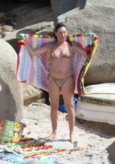 Anjelica Huston feet photo thumbnail