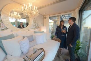 Anjelica Huston feet photo thumbnail