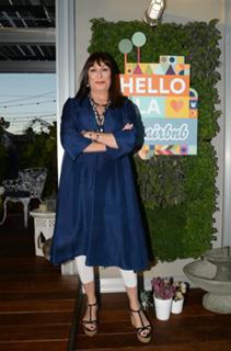 Anjelica Huston feet photo thumbnail