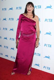 Anjelica Huston feet photo thumbnail