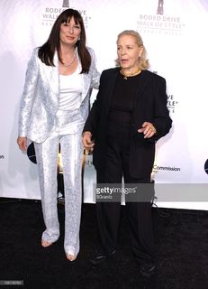 Anjelica Huston feet photo thumbnail