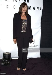 Anjelica Huston feet photo thumbnail