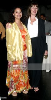 Anjelica Huston feet photo thumbnail